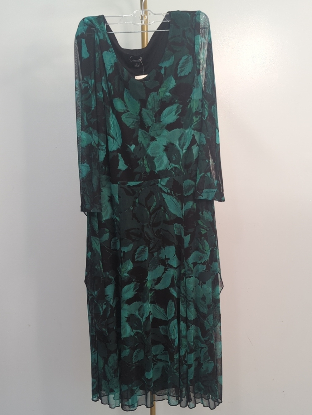 connected apparel Green Leaf-Print Long Sleeve Dress